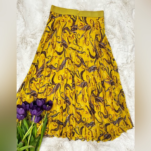 Veronika Maine Dresses & Skirts - 🌺Adorable skirt 🌺Like new🔥, worn once🙈